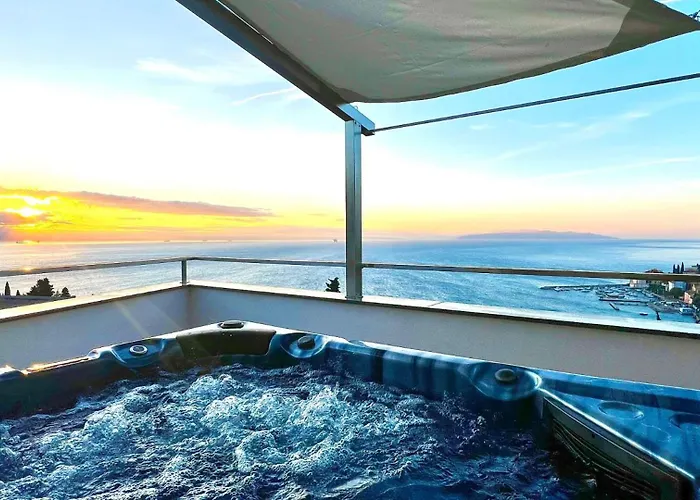 Beautiful Palazzo Blue - Abbazia