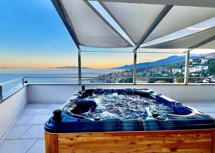 Beautiful Palazzo Blue - Abbazia